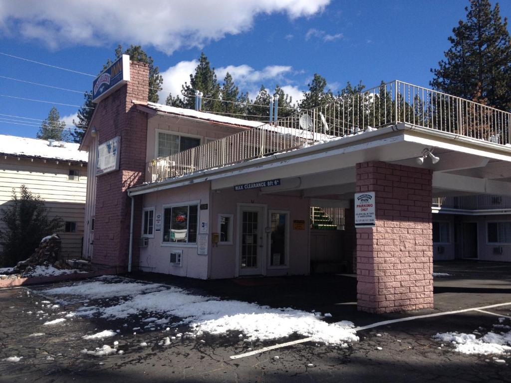 Travelers Inn And Suites Саут Лейк Тахо Екстериор снимка